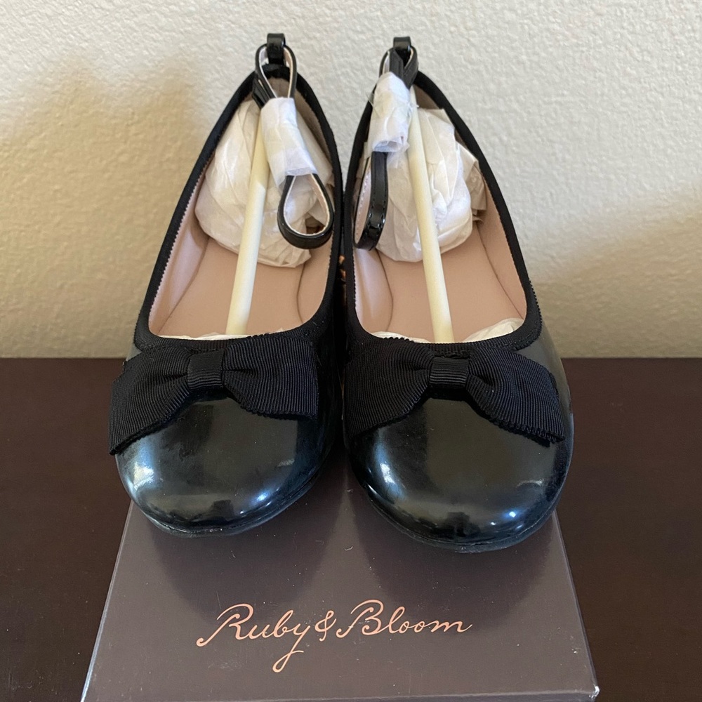 Girls Faux Patent Shoes